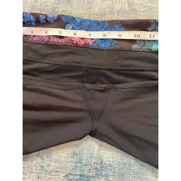 Lululemon Run: Inspire Crop II Black / Petal Pop Multi Size 6 - Picture 8 of 8